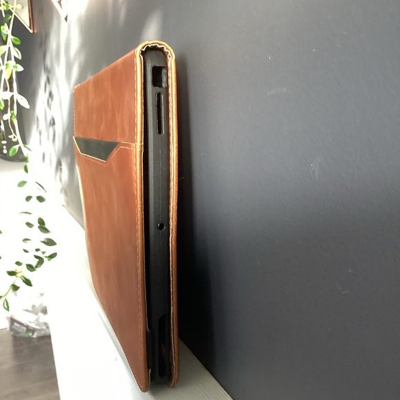 iPad Cover for Generations 7,8,9. - Picture 12 of 13